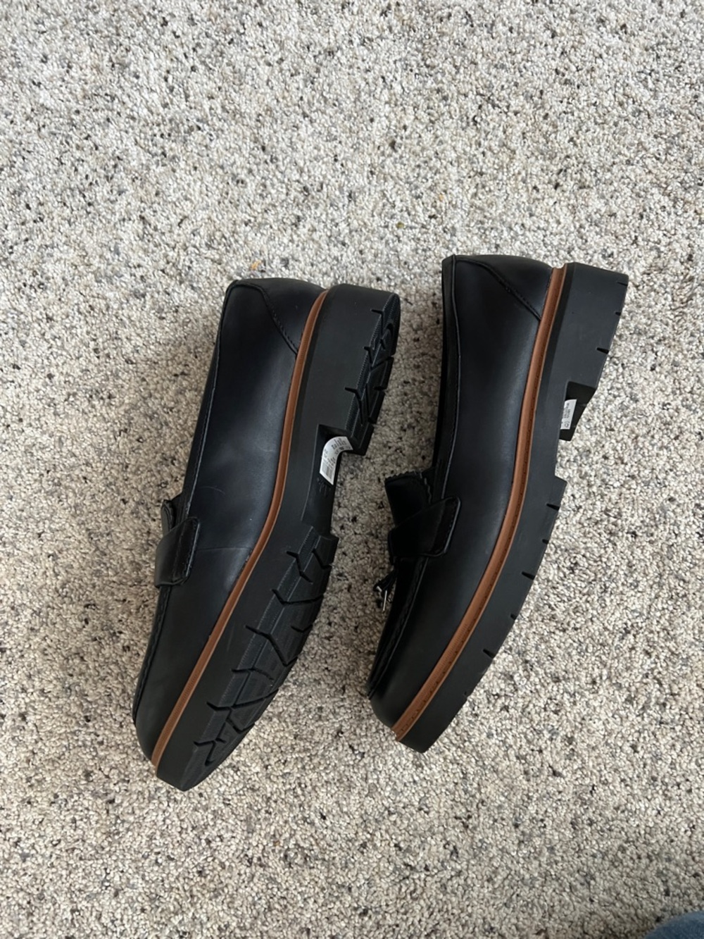 Clarks Westlynn Bella Black Leather Tassel Loafers with Brown Trim - Picture 5 of 9